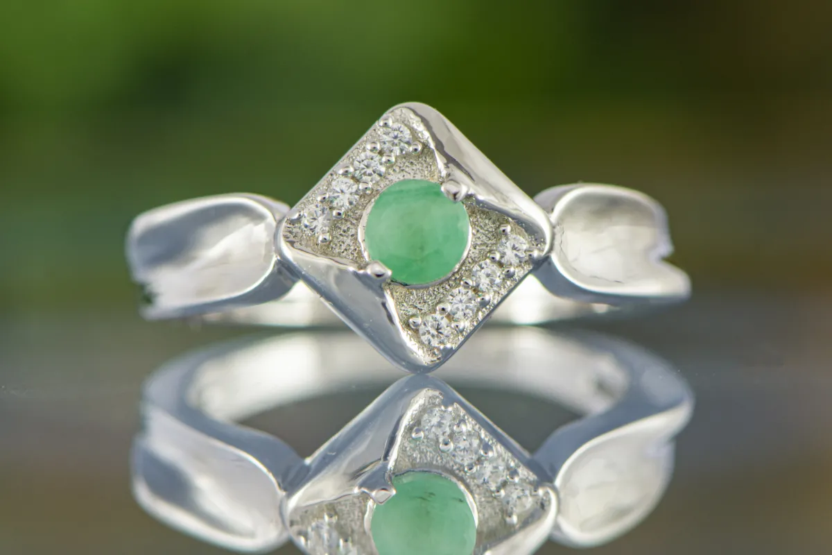 Ring mit Smaragd