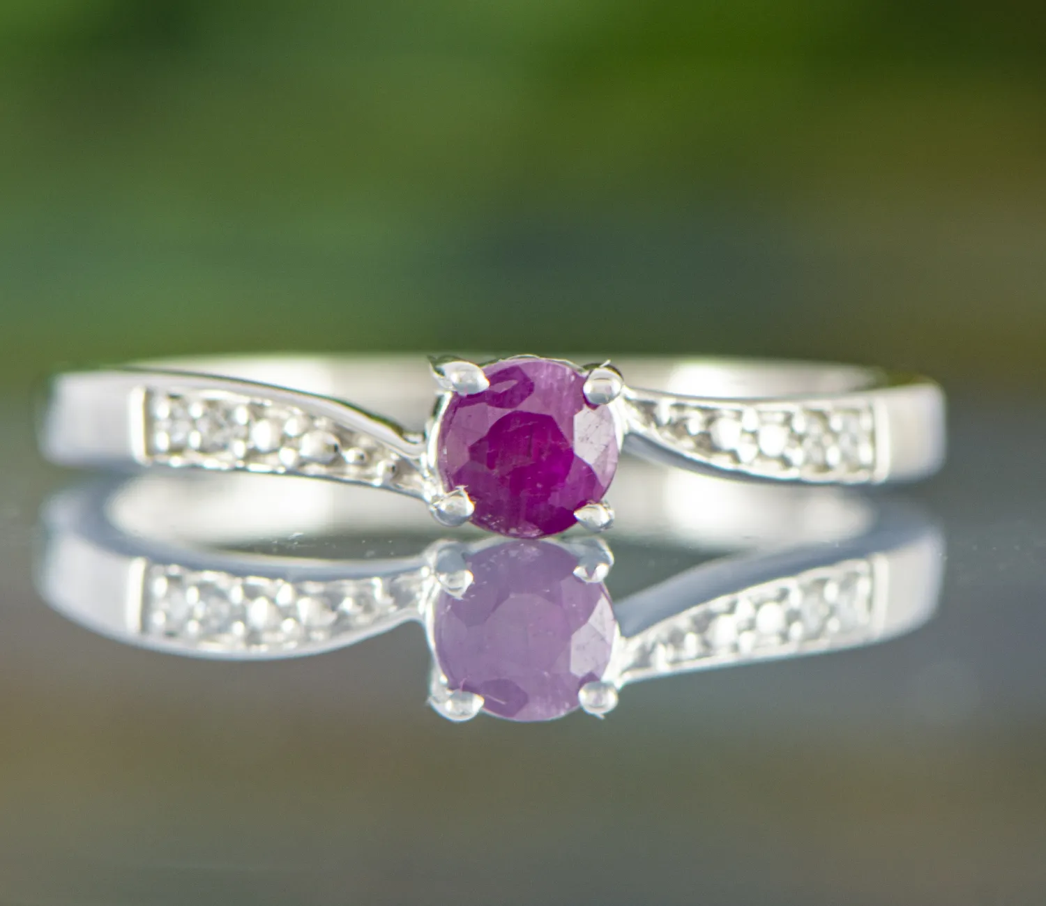 Ring mit Rubin