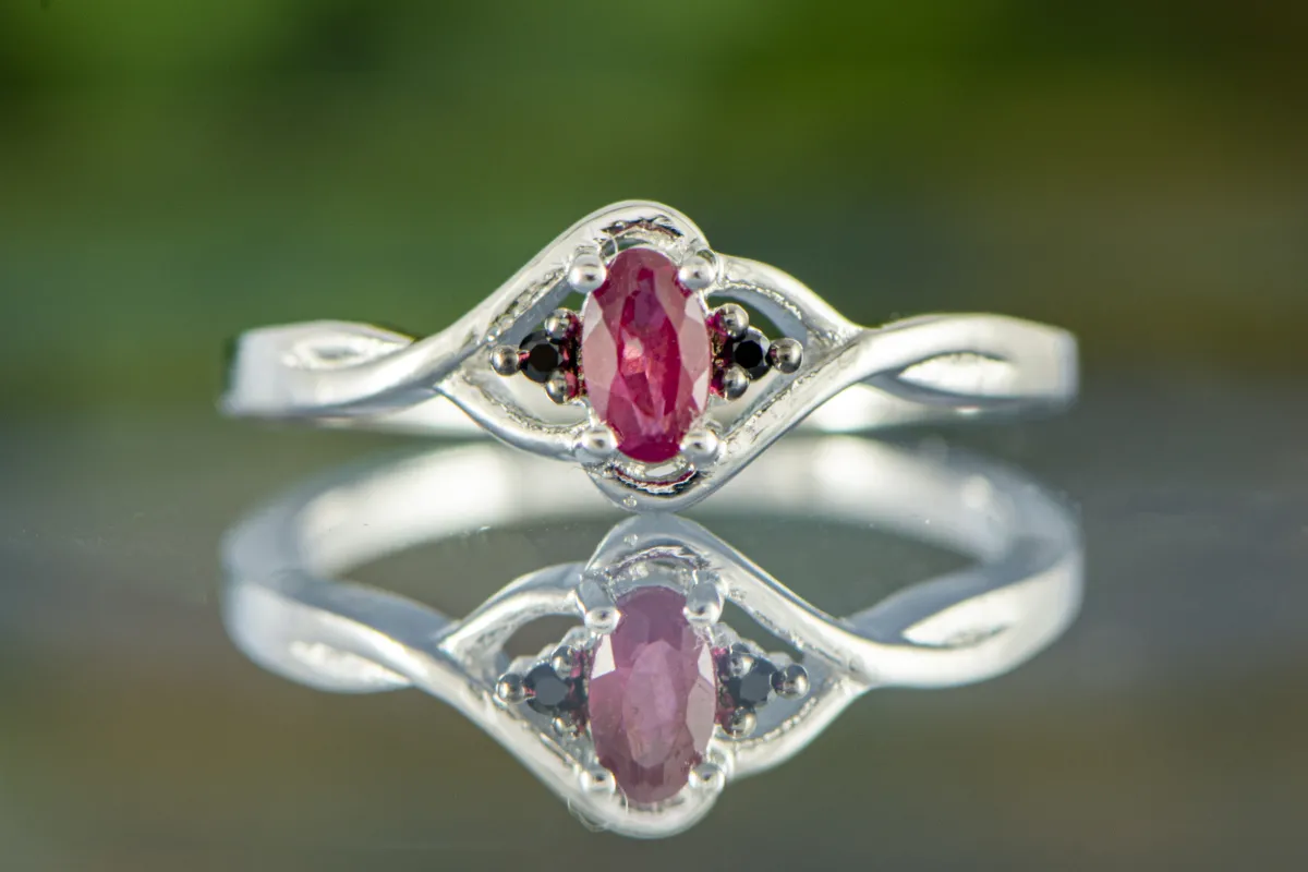 Ring mit Rubin