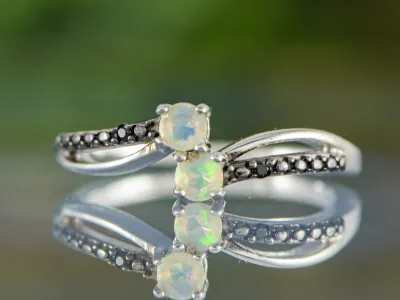 Ring mit Opal