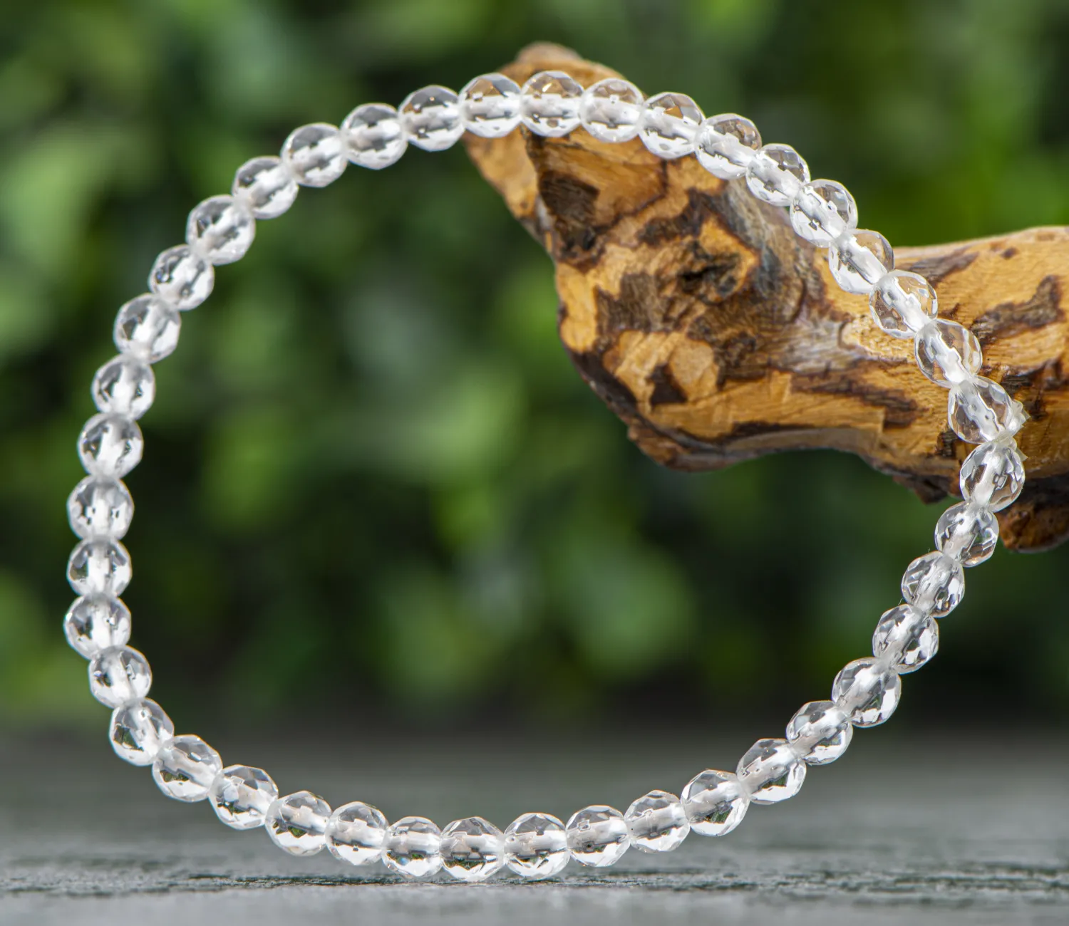 Armband aus Bergkristall 4mm