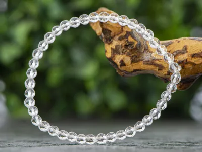 Armband aus Bergkristall 4mm