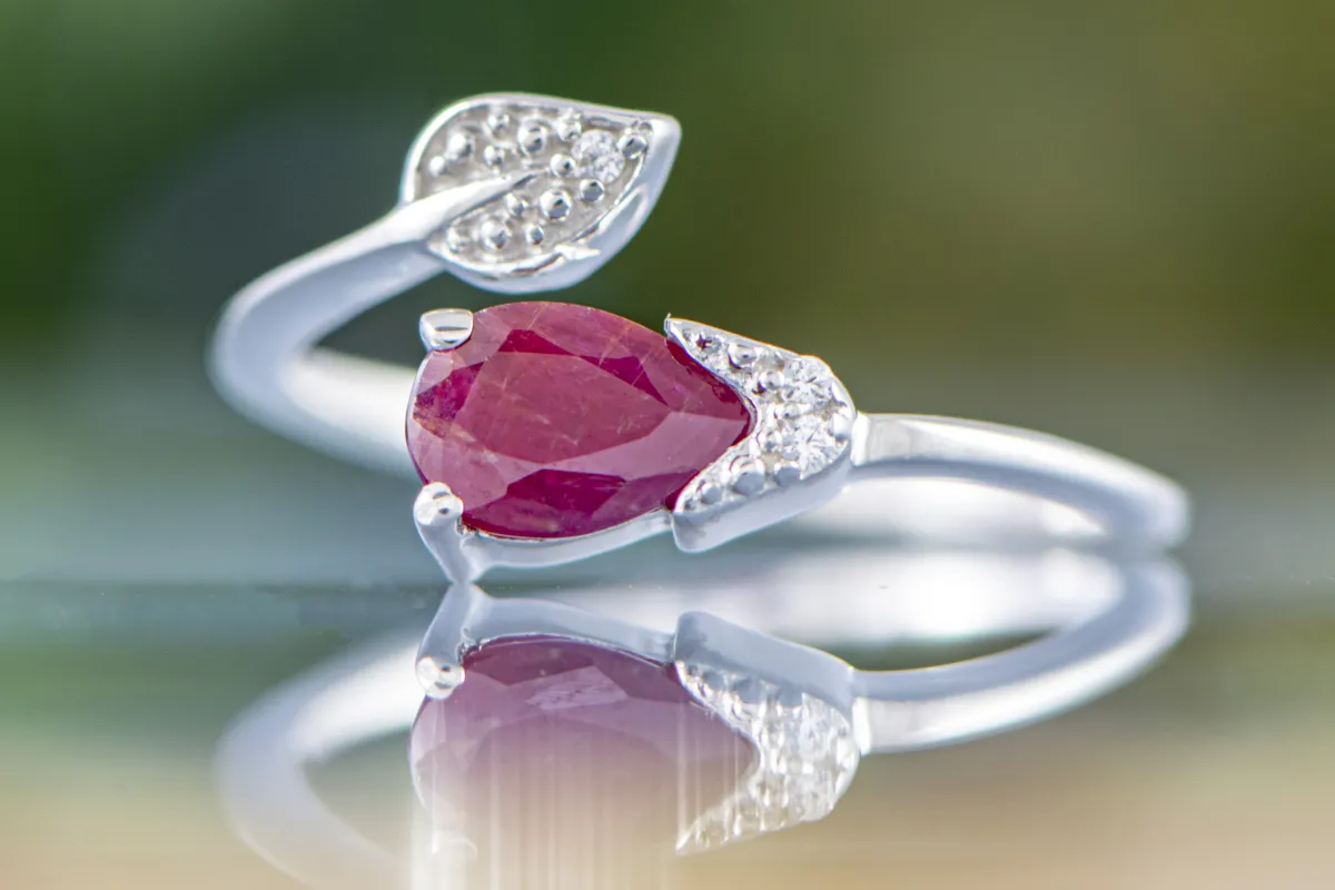Ring mit Rubin