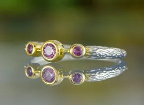 Ring mit Granaten und Vergoldung