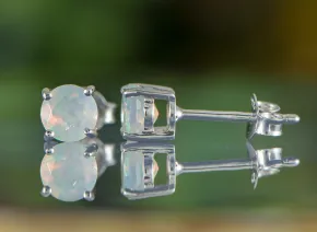 Ohrringe mit Opal 5mm