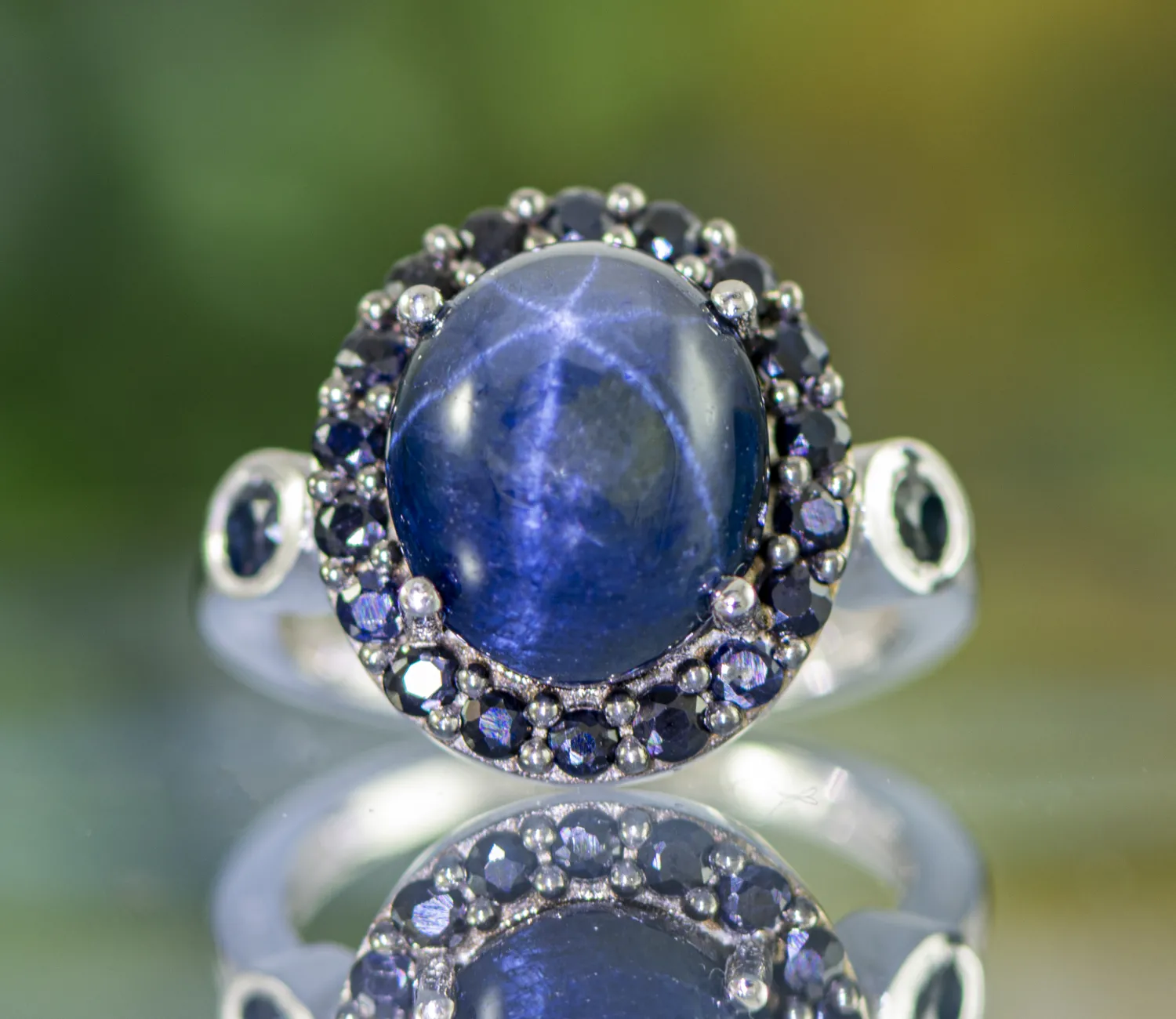 Ring mit Sternsaphir
