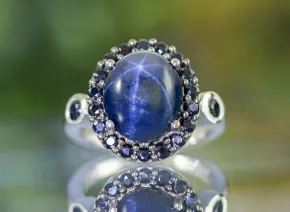 Ring mit Sternsaphir