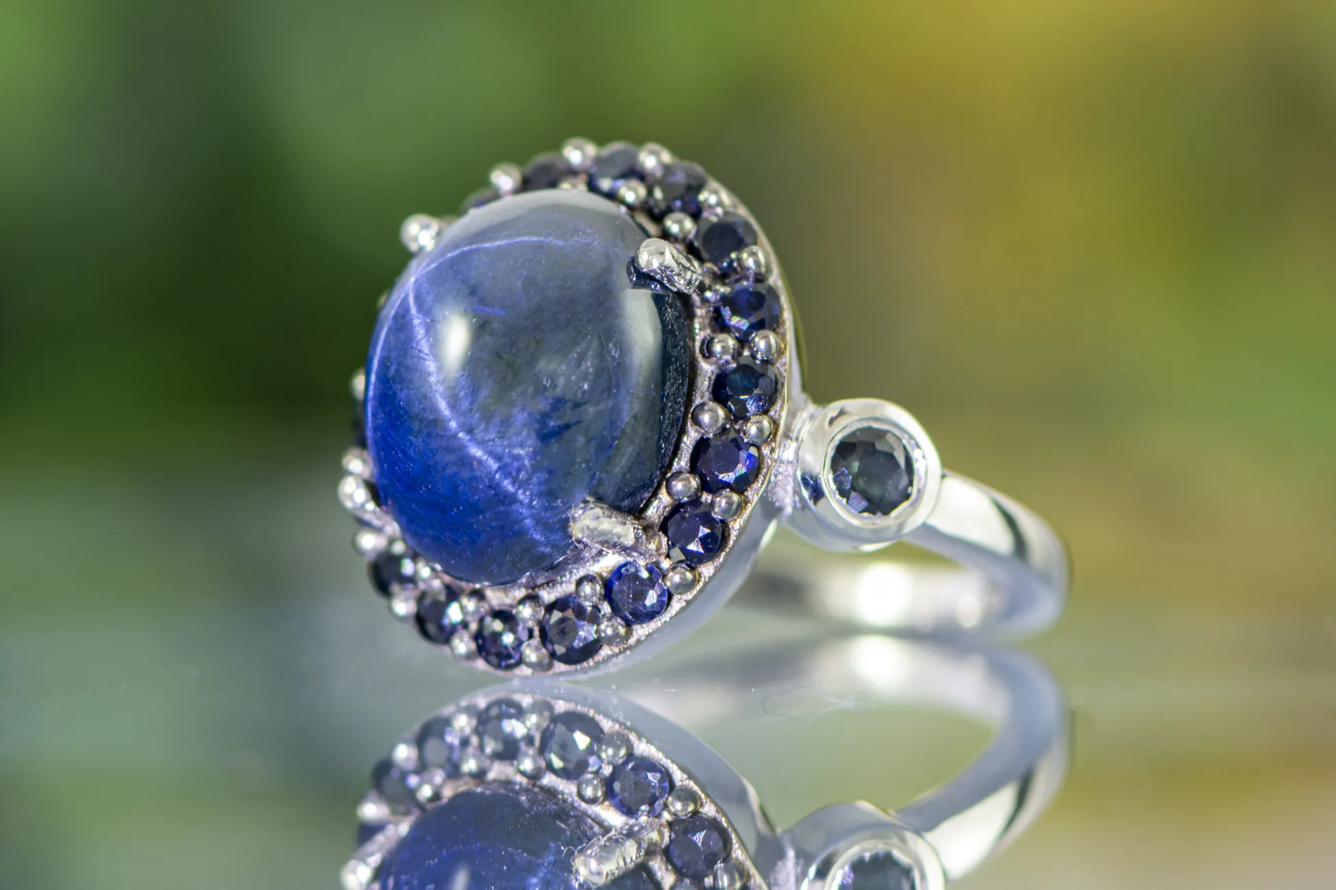 Ring mit Sternsaphir