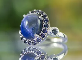 Ring mit Sternsaphir
