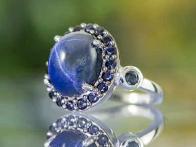 Ring mit Sternsaphir