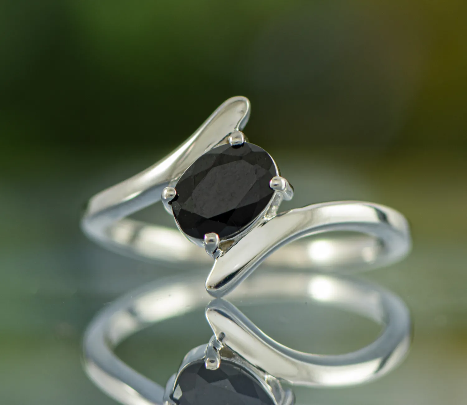 Ring mit schwarzem Turmalin 7x5mm