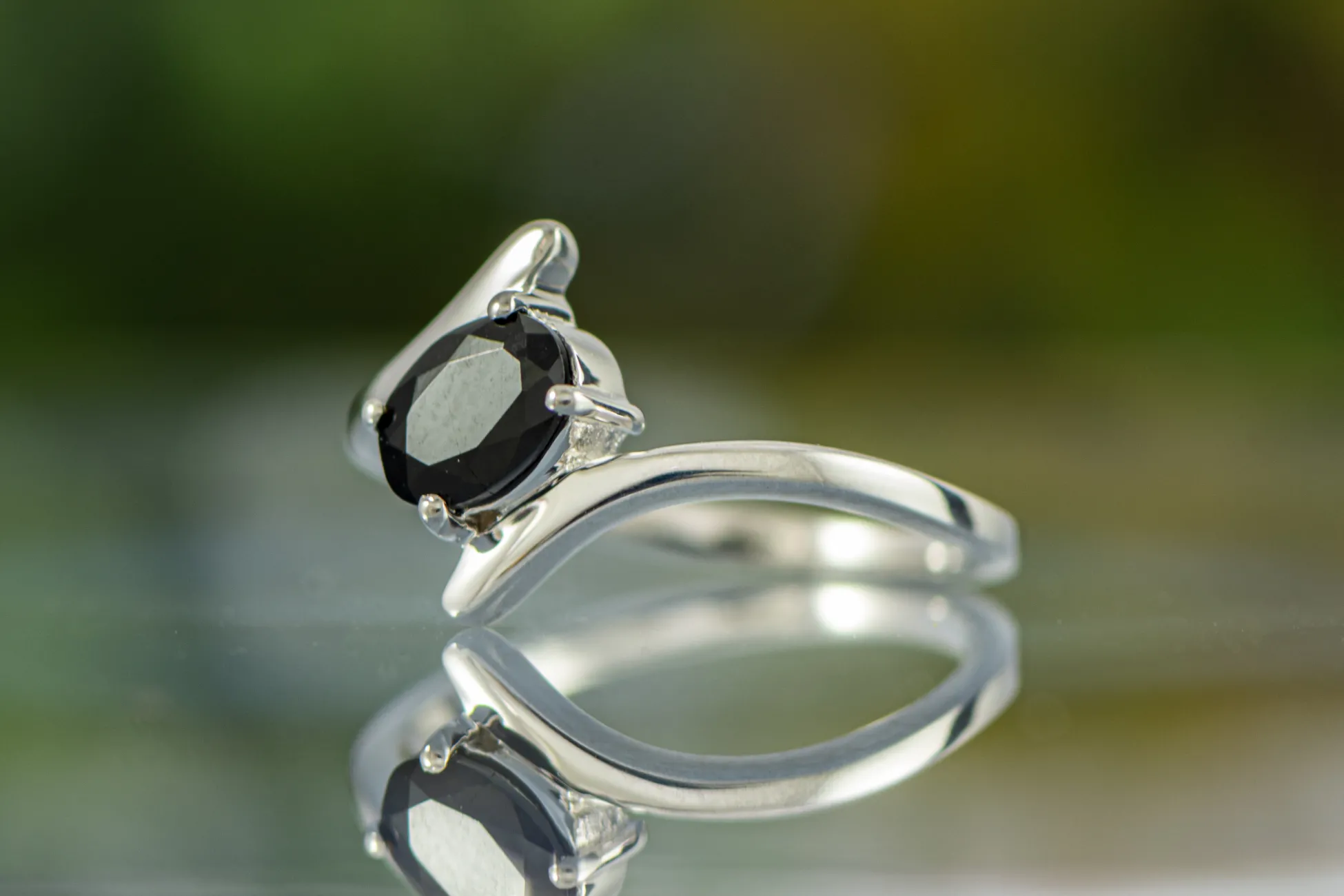 Ring mit schwarzem Turmalin 7x5mm