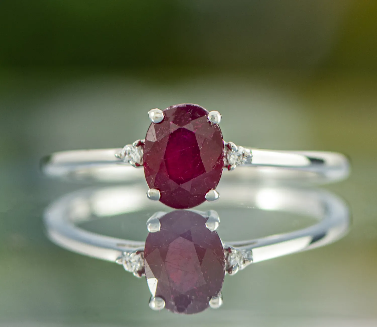 Ring mit Rubin