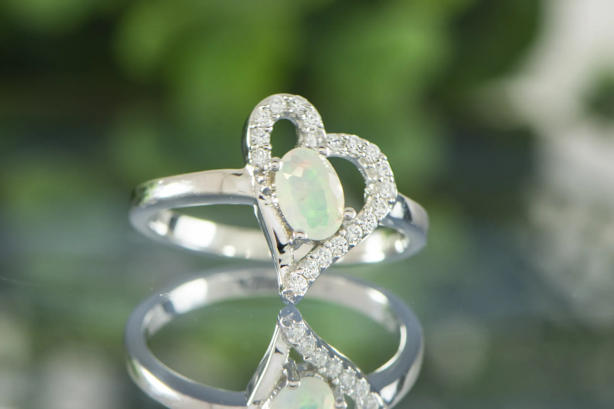 Ring mit Opal