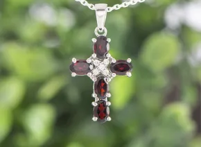 Kreuz mit Granaten