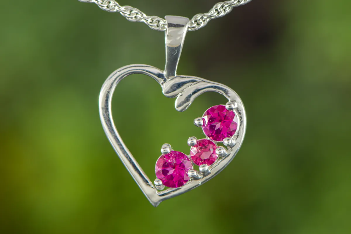Herz mit rosa Topas