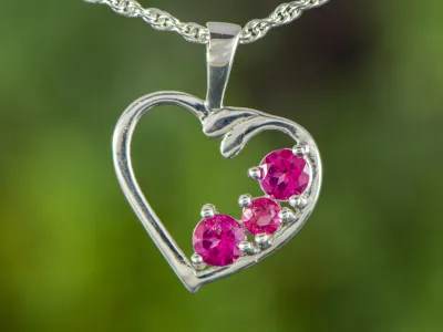 Herz mit rosa Topas
