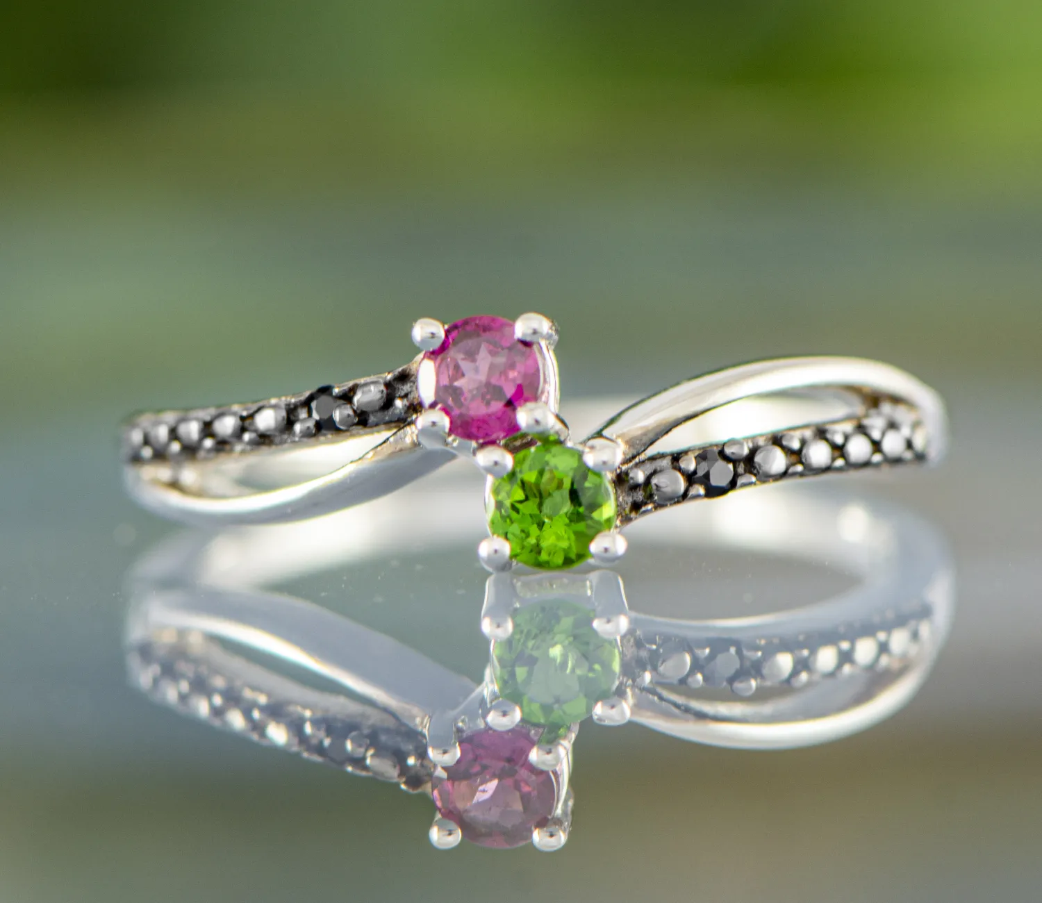 Ring mit rosa und grünem Turmalin