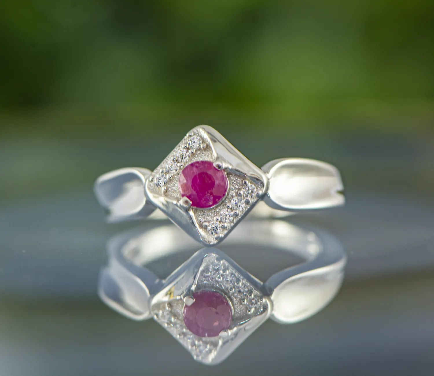 Ring mit Rubin