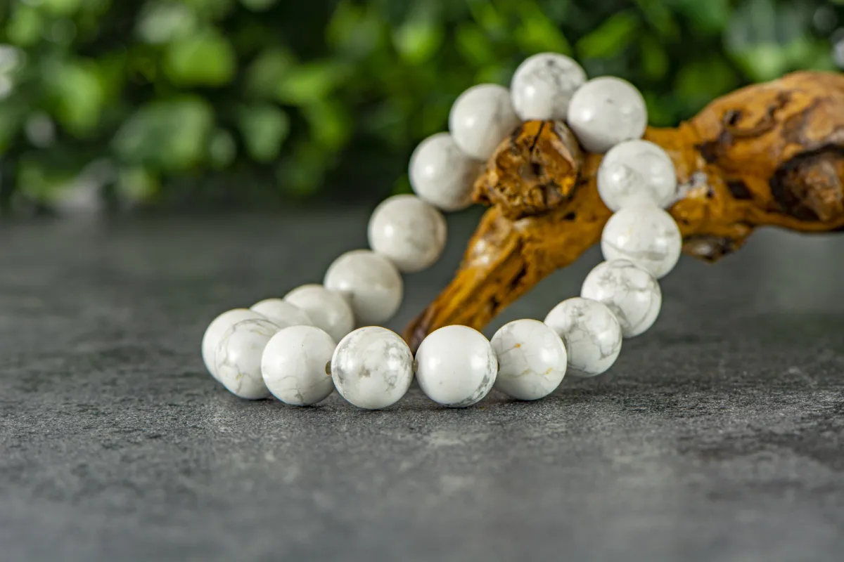 Armband mit Howlit