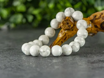 Armband mit Howlit