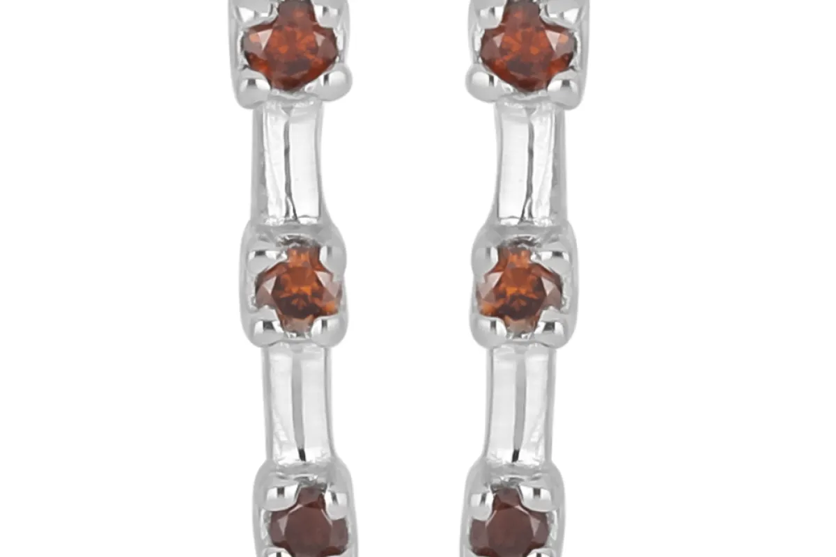 Silberohrringe mit roten Diamanten