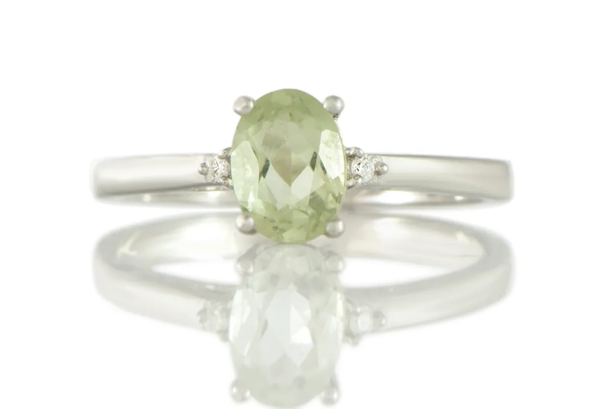 Ring mit grünem Amethyst