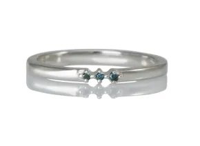 Silberring mit blauen Diamanten