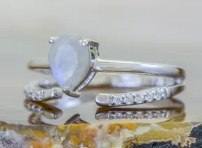 Ring mit Mondstein