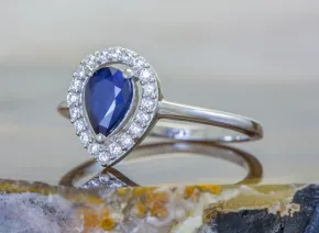 Ring mit Saphir