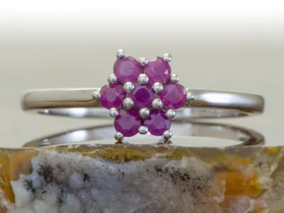 Ring mit Rubinen