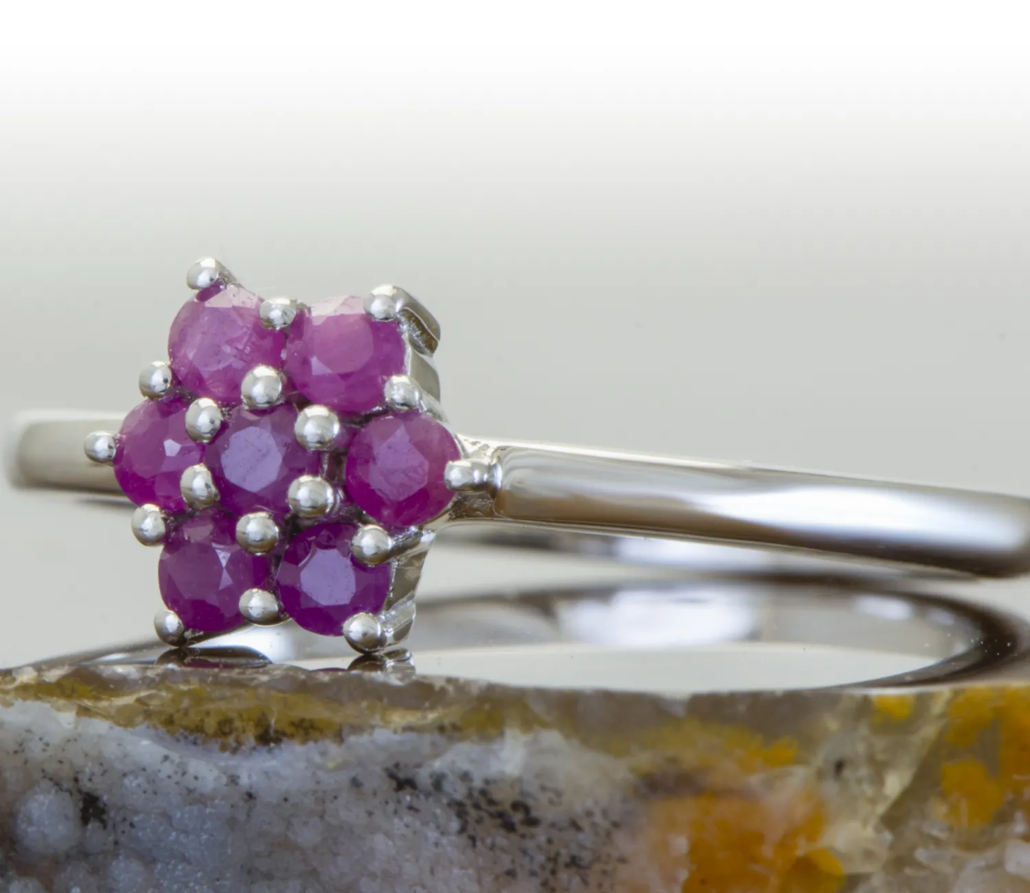 Ring mit Rubinen