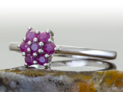 Ring mit Rubinen