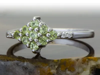 Silberring mit Peridot