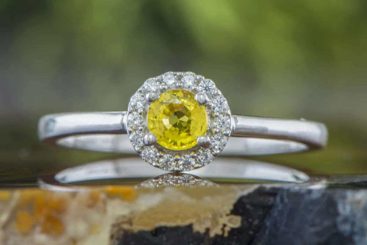 Silberring mit Gelbem Saphir
