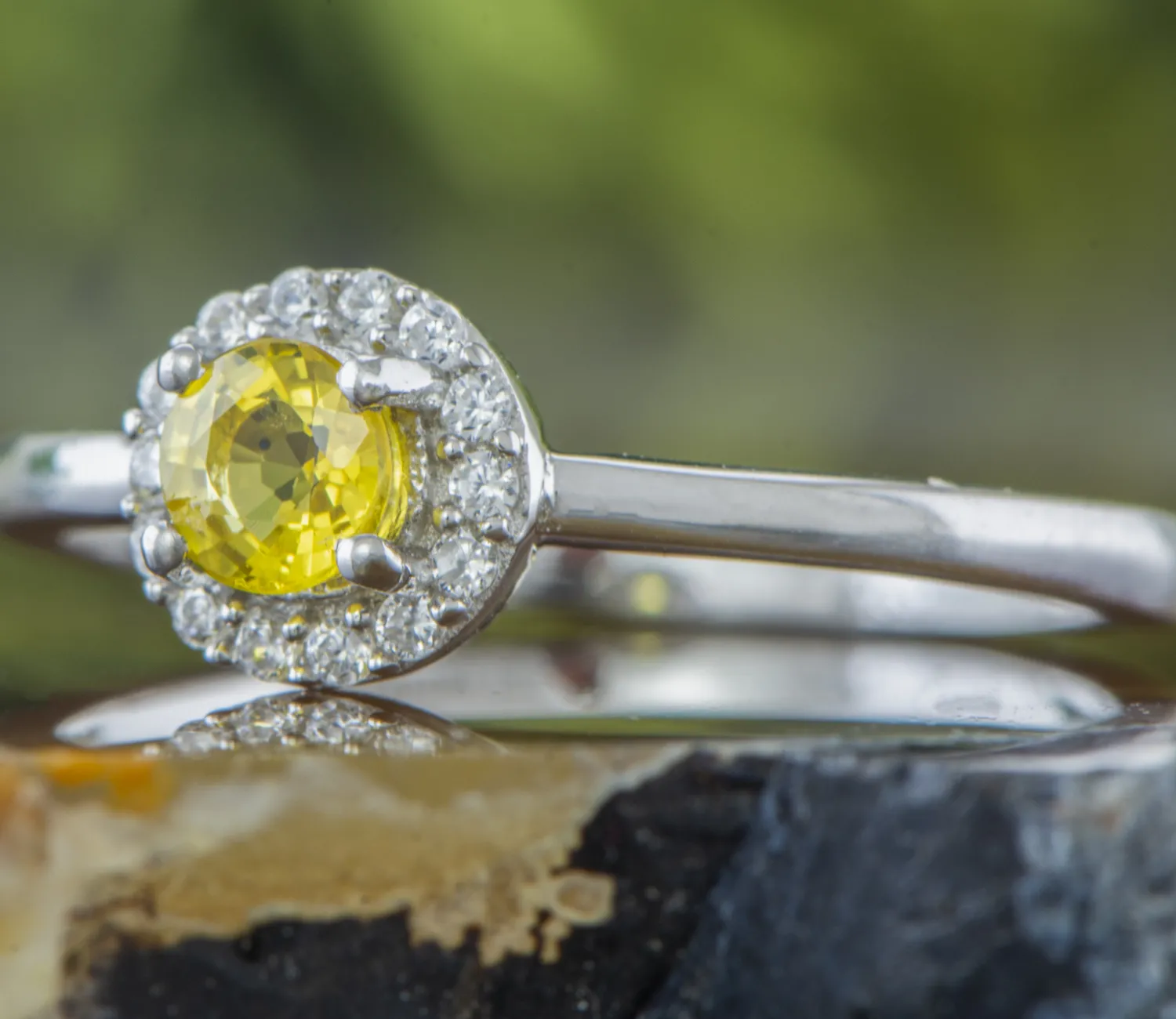 Silberring mit Gelbem Saphir