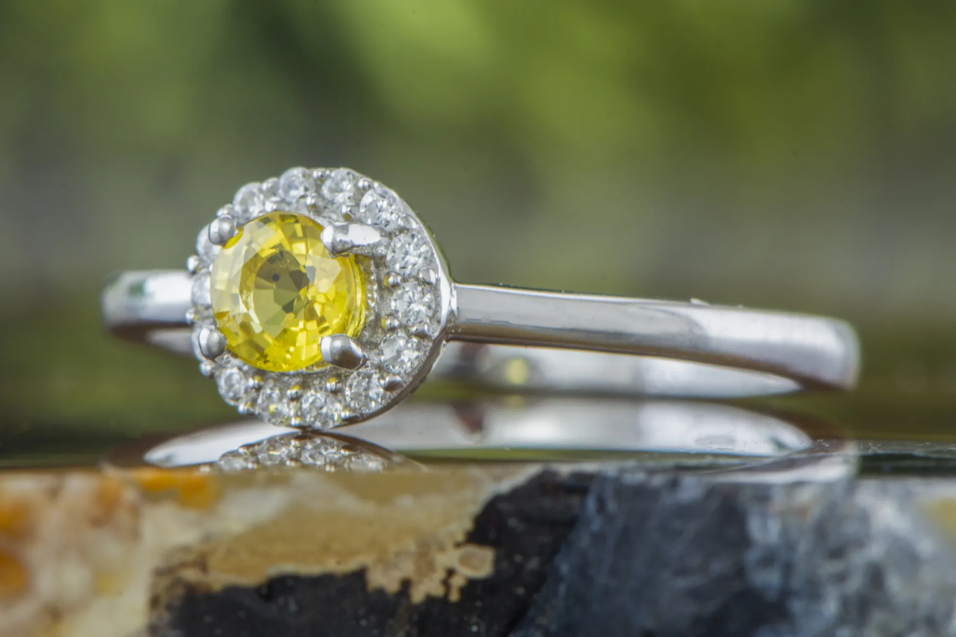 Silberring mit Gelbem Saphir