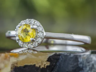 Silberring mit Gelbem Saphir