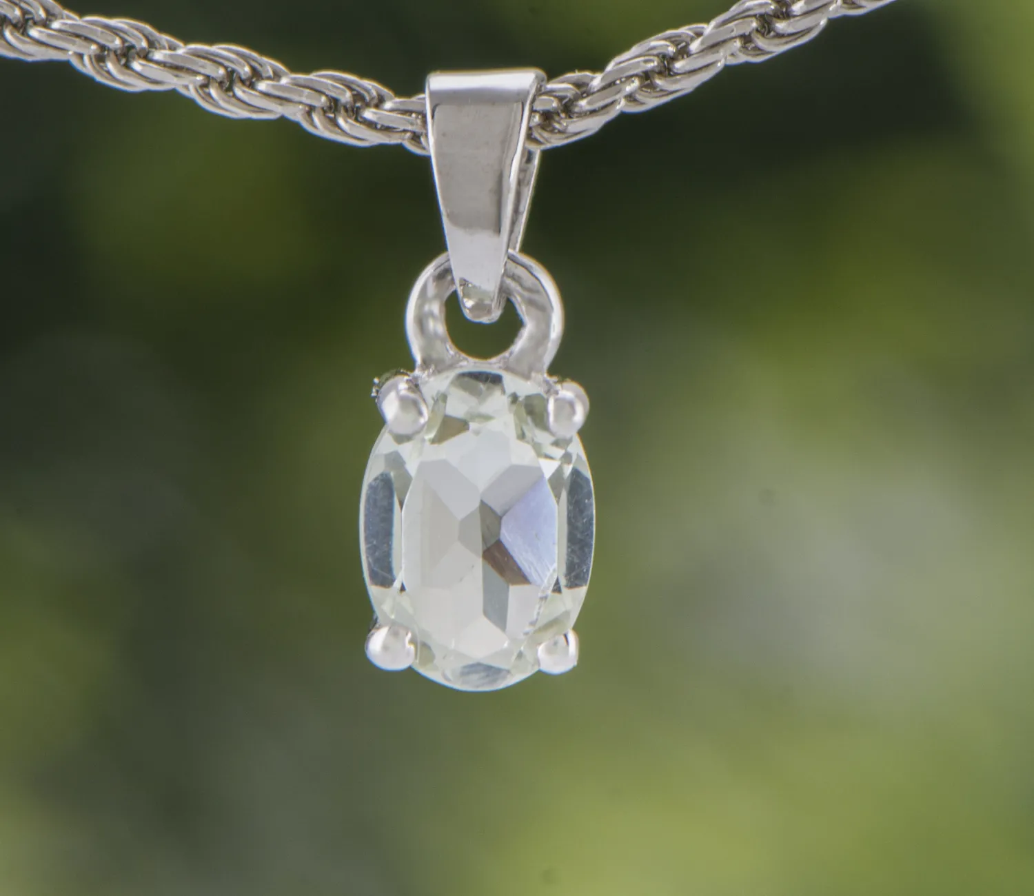 Anhänger mit grünem Amethyst
