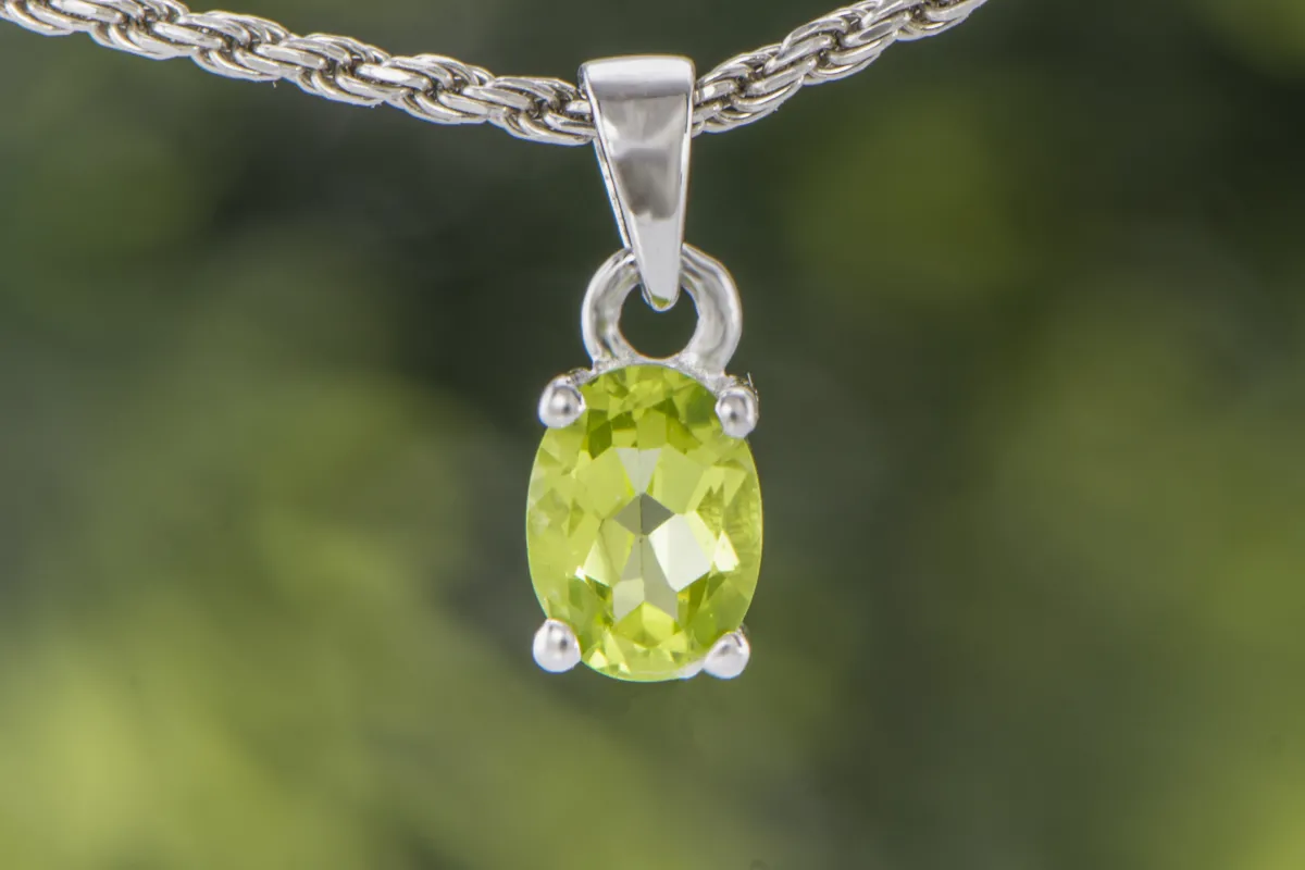 Silberanhänger mit Peridot