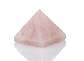 Pyramide aus Rosenquarz