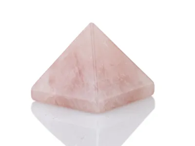 Pyramide aus Rosenquarz