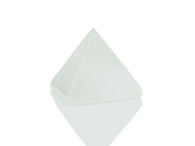 Pyramide aus Bergkristall