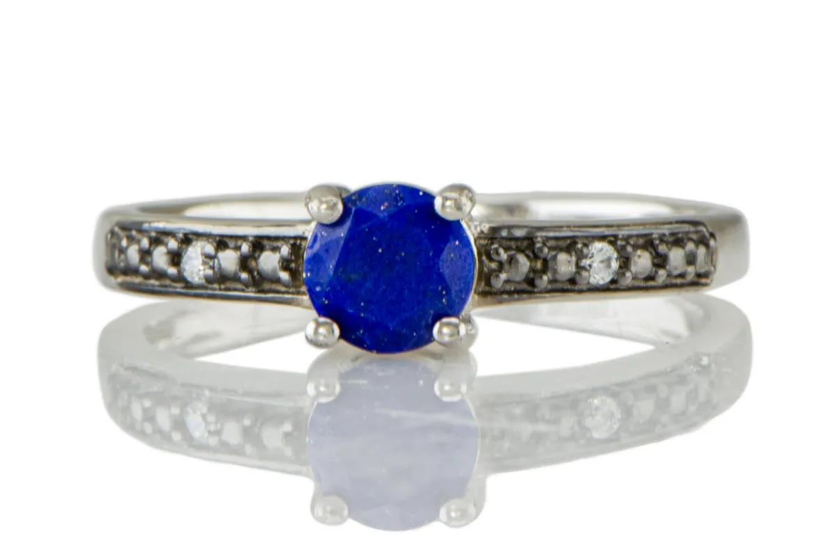 Ring mit Lapislazuli