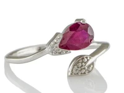 Ring mit Rubin
