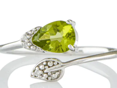Ring mit Peridot