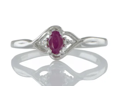 Ring mit Rubin