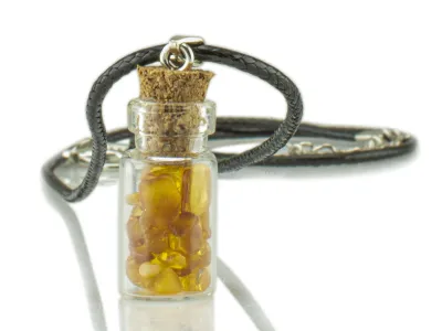 Kette mit Bernstein