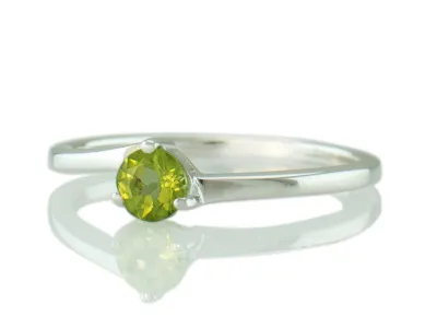 Ring mit Peridot