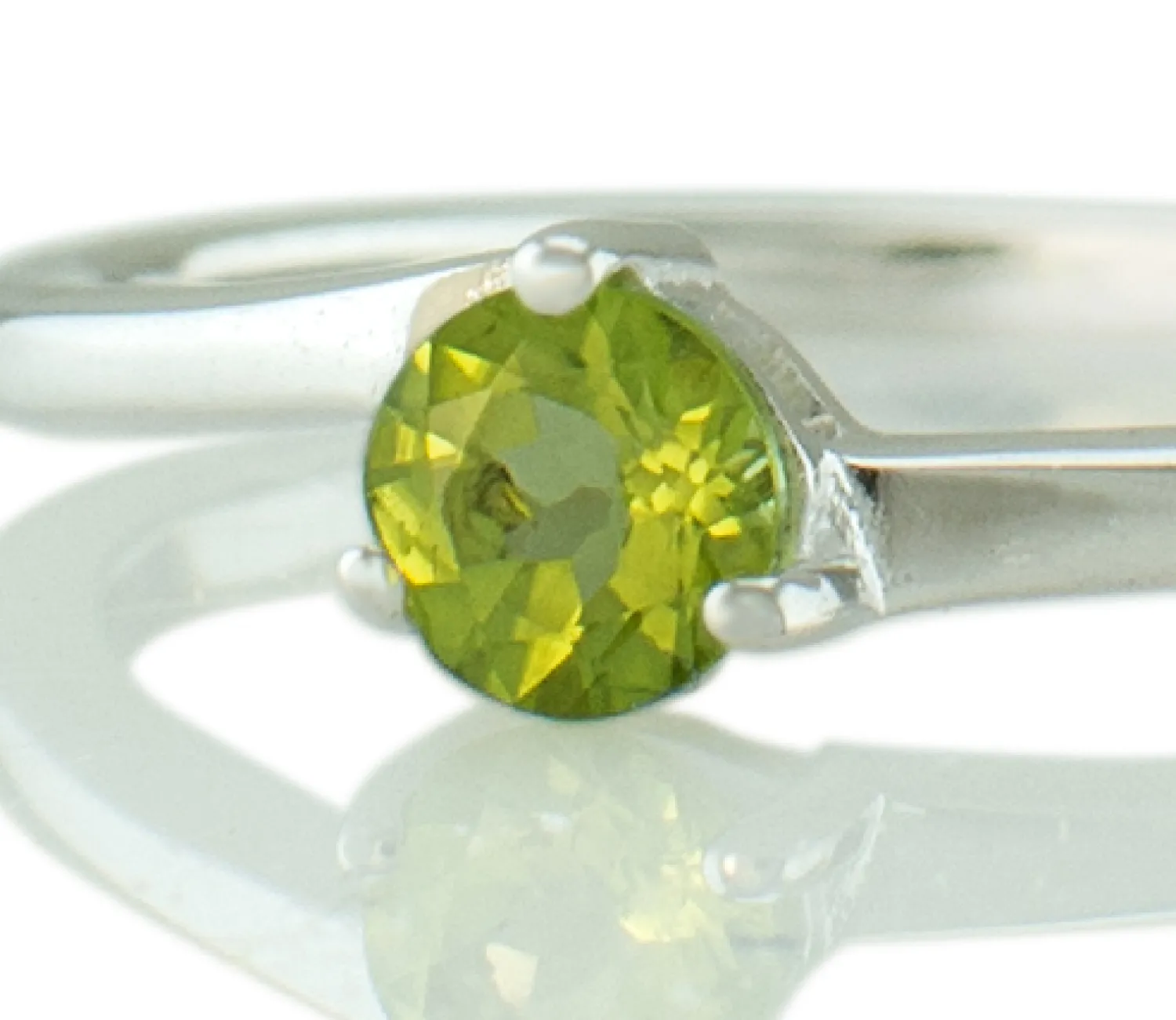 Ring mit Peridot